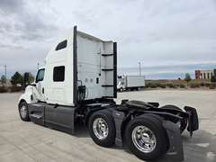 2023 International LT625 photo 10