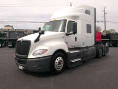 2023 International LT625 photo 2