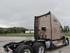 2023 Kenworth T680 photo 9