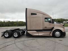2023 Kenworth T680 photo 8