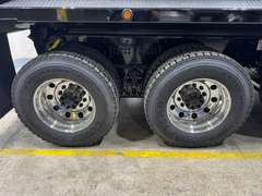 2027 Kenworth T880S photo 3