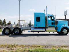 2027 Kenworth W900L photo 10