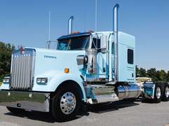 2027 Kenworth W900L photo 1