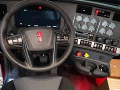 2027 Kenworth W990 photo 2