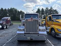 2021 Kenworth W900L photo 3