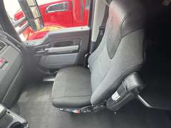 2023 Kenworth T680 photo 4
