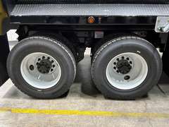 2027 Kenworth T880 photo 3