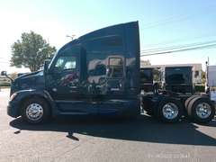 2023 Kenworth T680 photo 9