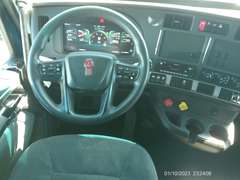 2023 Kenworth T680 photo 3