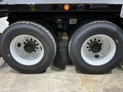 2027 Kenworth T880 photo 3
