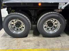 2027 Kenworth T880 photo 3