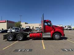 2020 Kenworth T880 photo 2