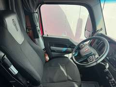 2024 Kenworth T680 photo 9