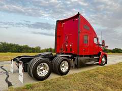 2024 Kenworth T680 photo 3