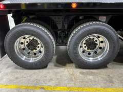 2027 Kenworth T880S photo 3