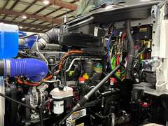 2027 Kenworth T880 photo 4