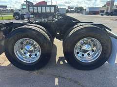 2027 Kenworth W900L photo 4