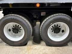 2027 Kenworth T880 photo 3