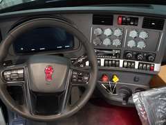 2027 Kenworth W990 photo 2