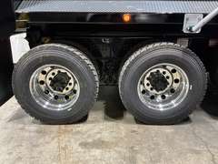 2027 Kenworth T880 photo 2