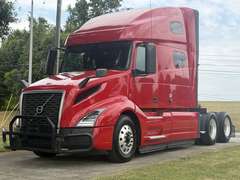2022 Volvo VNL64T760 photo 2