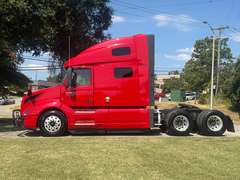 2022 Volvo VNL64T760 photo 8
