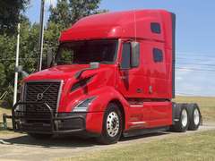 2022 Volvo VNL64T760 photo 2