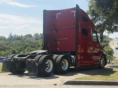 2022 Volvo VNL64T760 photo 10