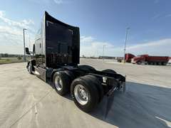 2023 Kenworth T680 photo 4