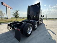 2023 Kenworth T680 photo 3