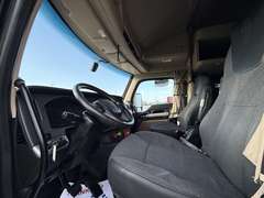 2023 Kenworth T680 photo 10