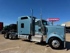 2025 Kenworth W900L photo 1