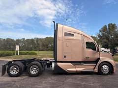 2023 Kenworth T680 photo 3