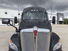 2023 Kenworth T680 photo 8