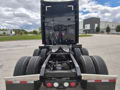 2023 Kenworth T680 photo 4