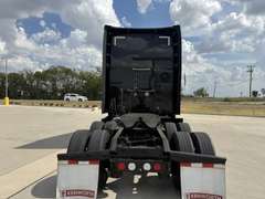 2023 Kenworth T680 photo 4