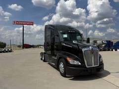 2023 Kenworth T680 photo 1