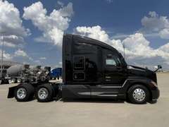 2023 Kenworth T680 photo 2