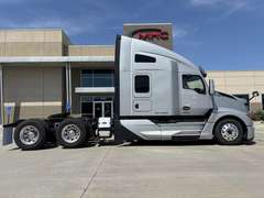 2023 Kenworth T680 photo 7