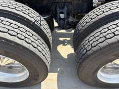 2023 Kenworth T680 photo 4