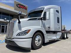 2023 Kenworth T680 photo 2