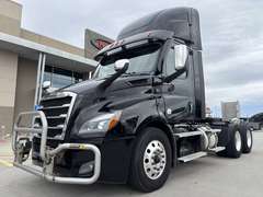 2023 Freightliner PE11664DC photo 2