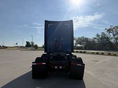2023 Kenworth T680 photo 4