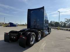 2023 Kenworth T680 photo 3