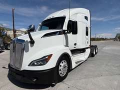 2024 Kenworth T680 photo 2