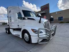 2024 Kenworth T680 photo 1