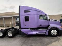 2024 Kenworth T680 photo 9