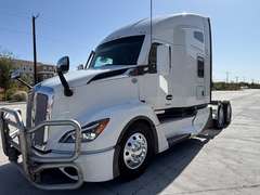 2023 Kenworth T680 photo 2