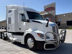 2023 Kenworth T680 photo 1