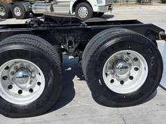 2023 Kenworth T680 photo 4